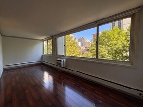 1300 N Dearborn St, Unit 4B in Chicago, IL - Foto de edificio - Building Photo