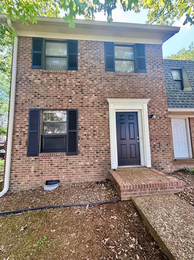 property at 1717 Huntwood St