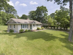 32 Maple Ave in Clinton Township, NJ - Building Photo - Building Photo