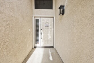 8016 Chaucer St in Bakersfield, CA - Building Photo - Building Photo