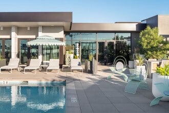 Hartwood in Sunnyvale, CA - Foto de edificio - Building Photo