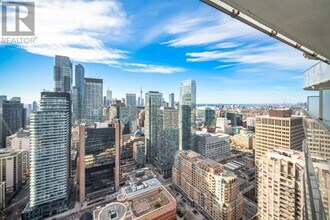 11 Wellesley St W in Toronto, ON - Building Photo - Building Photo