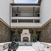 Catalina Luxury Apartments in Whittier, CA - Foto de edificio - Building Photo