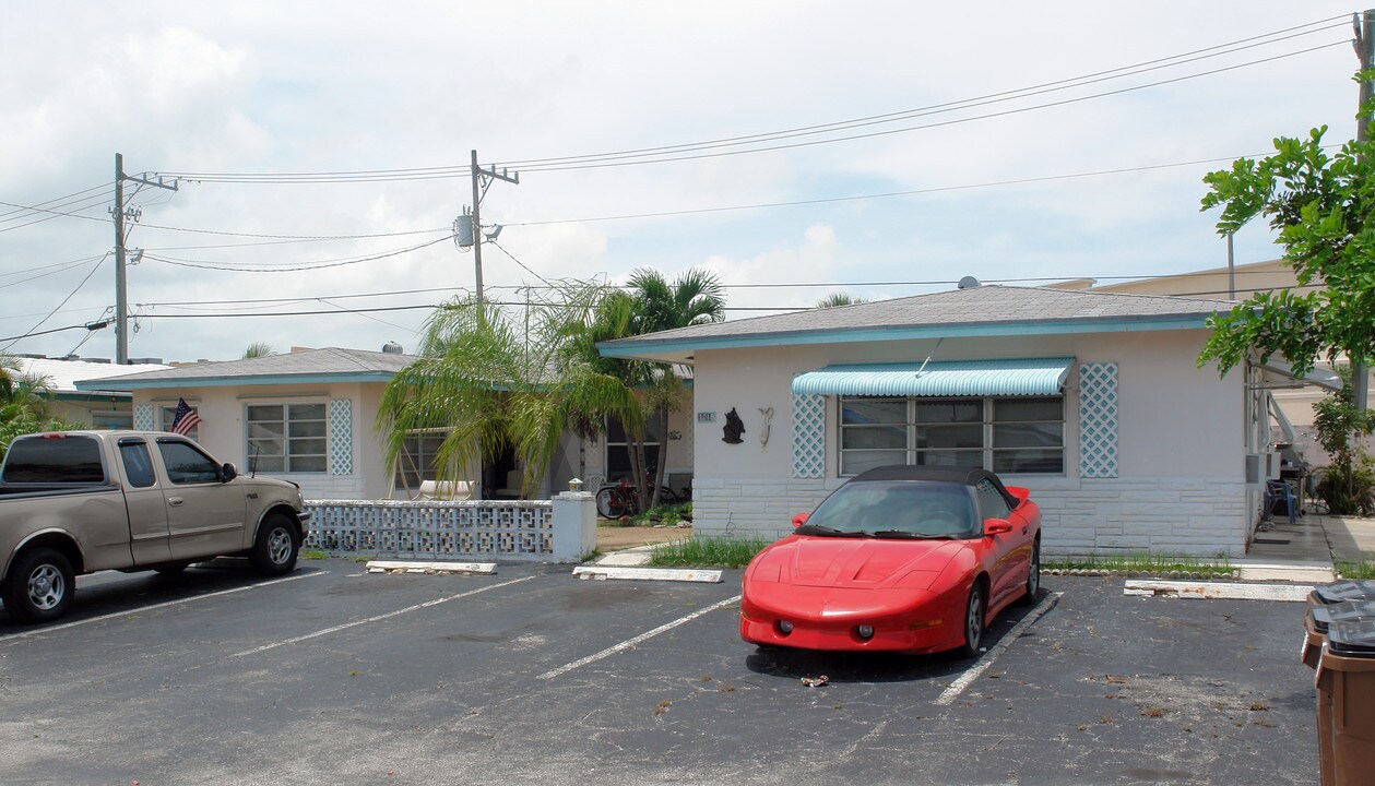 1019 SE 3rd St in Deerfield Beach, FL - Foto de edificio