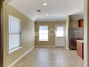 5318 Rio Dr in Baytown, TX - Foto de edificio - Building Photo