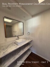 3209 W 85th St in Inglewood, CA - Building Photo - Building Photo
