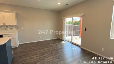878 Ben Brown Ln in Woodburn, OR - Building Photo - Building Photo