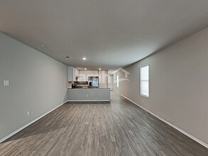 10603 Varmus Dr in Converse, TX - Foto de edificio - Building Photo