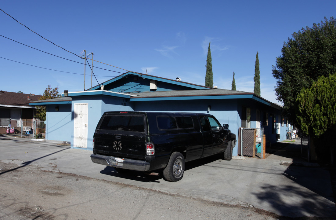 24391 Postal Ave in Moreno Valley, CA - Foto de edificio