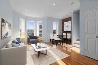 2 Woodbine St in Boston, MA - Foto de edificio - Building Photo