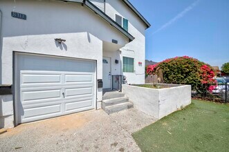 8711 McKinley Pl, Unit 8711 McKinley Place LA in Los Angeles, CA - Foto de edificio - Building Photo