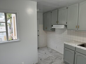 1218 1/2 S Plymouth Blvd, Unit 1218 1.5 Plymouth Bl in Los Angeles, CA - Building Photo - Building Photo