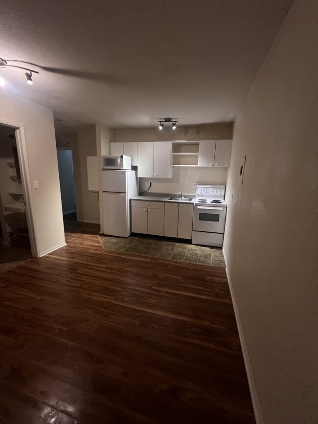 property at 423 Superior St