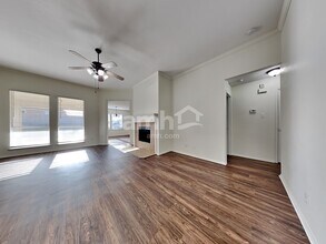 1013 White Marlin Dr in Burleson, TX - Building Photo - Building Photo