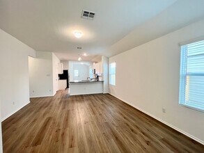 149 Rowdy Yates Wy in Jarrell, TX - Building Photo - Building Photo