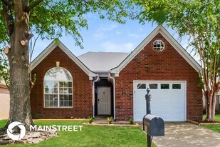 8486 Clubview Dr in Olive Branch, MS - Building Photo