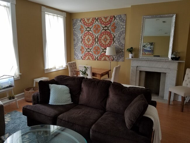 1728 Bolton St, Unit 3 in Baltimore, MD - Building Photo - Building Photo