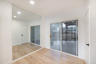 4437-4439 Vista Del Monte Ave in Sherman Oaks, CA - Building Photo - Building Photo