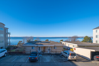 490 S State St in Bellingham, WA - Foto de edificio - Building Photo