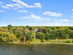 1580 E Shore Dr in St. Paul, MN - Building Photo - Building Photo