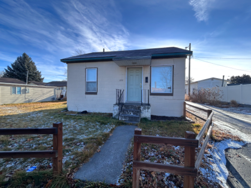 222 Murtaugh St E in Twin Falls, ID - Building Photo