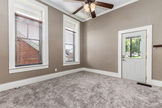 636 Loras Blvd in Dubuque, IA - Building Photo - Building Photo