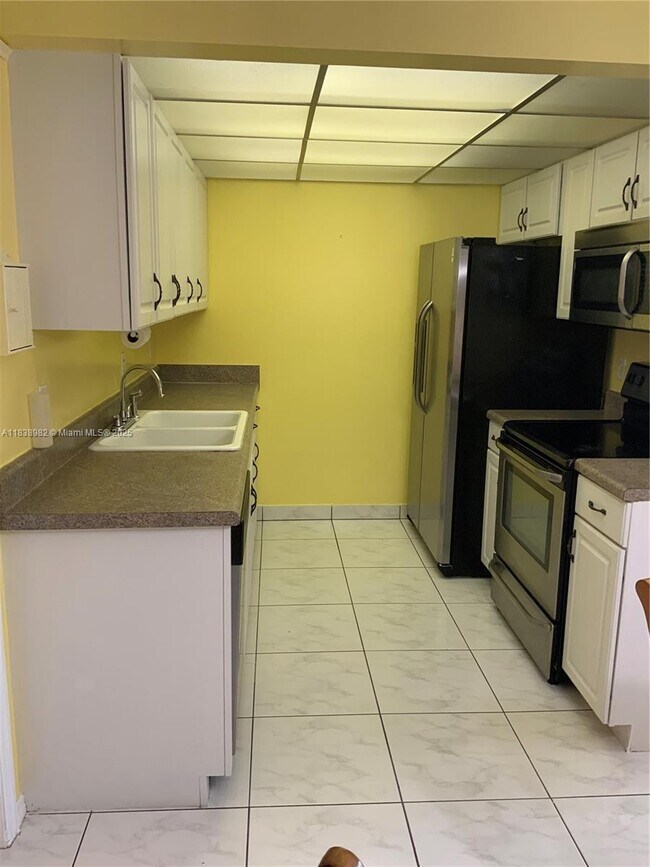 property at 2405 Antigua Cir