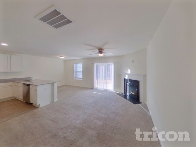 1079 Crescent Moon Lp, Unit 2 in Hopkins, SC - Foto de edificio - Building Photo