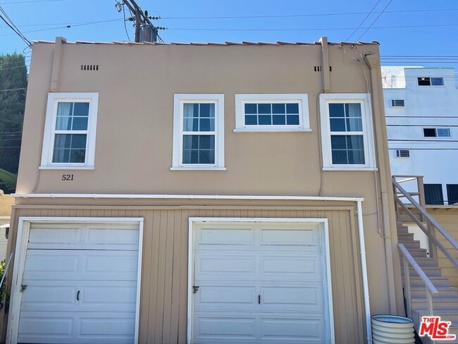 property at 521 Kings Rd