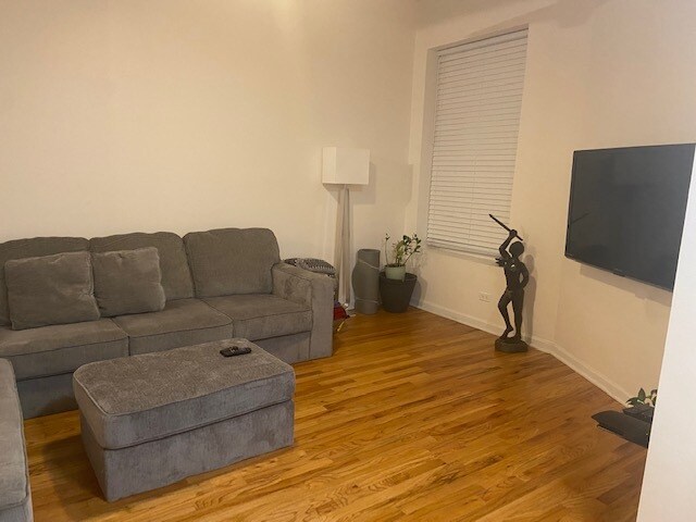 5733 S Calumet Ave in Chicago, IL - Building Photo - Building Photo