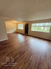 310 S Point St in Depoe Bay, OR - Building Photo - Building Photo