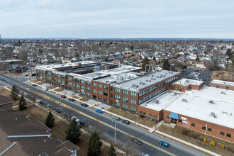 Laros Lofts in Bethlehem, PA - Foto de edificio - Building Photo