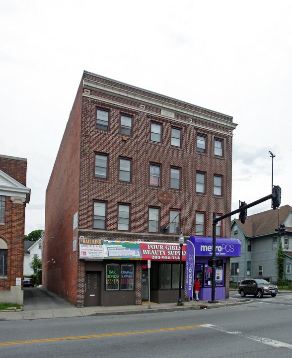 70 S Main St in Norwalk, CT - Building Photo