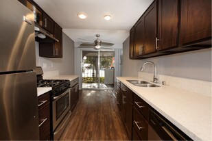 Apartments For Rent Near East Los Angeles College In Aldergate Luxe 1801 Apartments