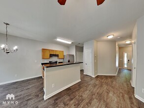 2877 Windsor Forrest Ct in Atlanta, GA - Foto de edificio - Building Photo