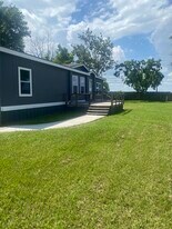 2319 W Osage Dr in Baytown, TX - Building Photo