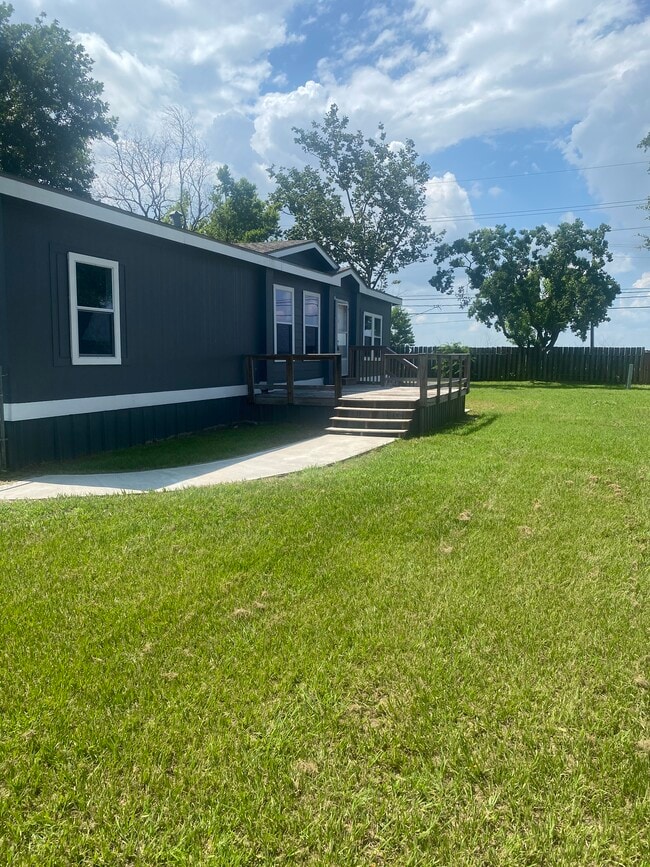 property at 2319 W Osage Dr