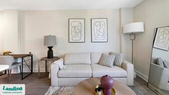 305 Dr. M.L.K. Jr St S in St. Petersburg, FL - Building Photo