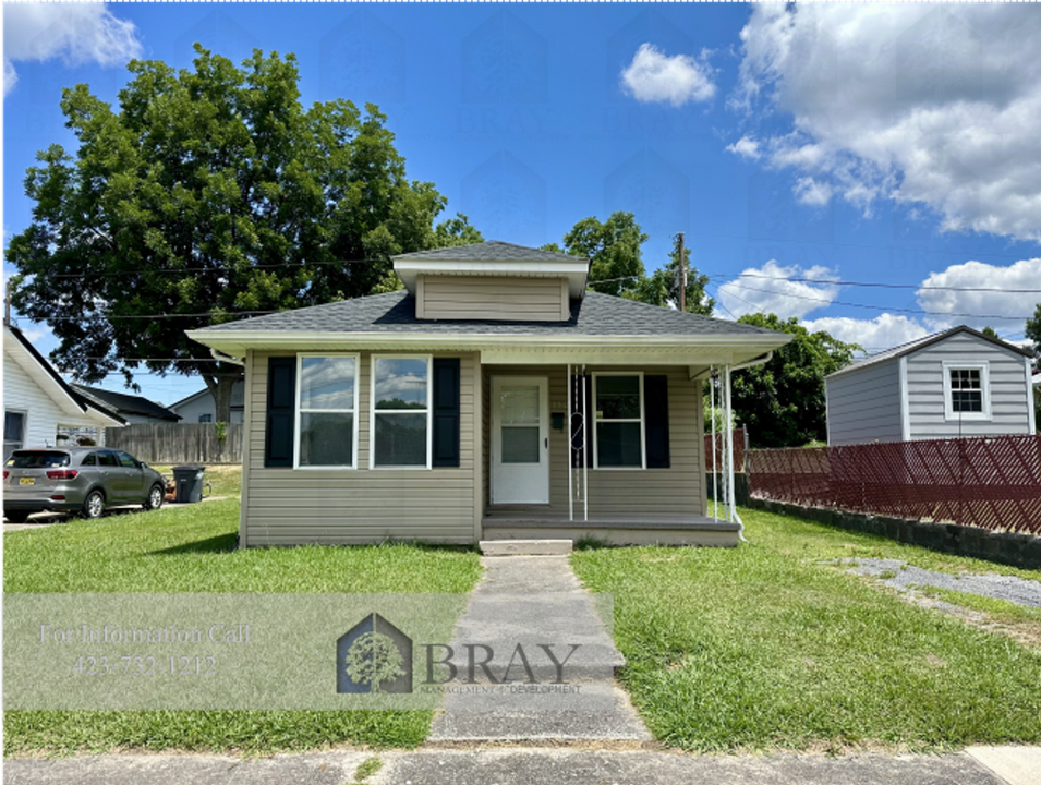 1362 Willow St in Kingsport, TN - Building Photo