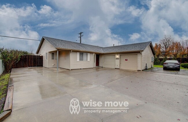 809 SE 135th Ct in Vancouver, WA - Building Photo - Building Photo