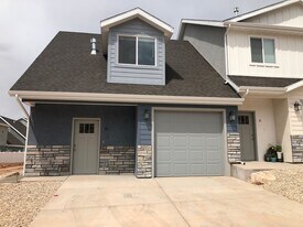 1548 W Pyrite Ln in Cedar City, UT - Building Photo