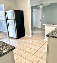 302 Kelly Ct in Champaign, IL - Building Photo - Building Photo