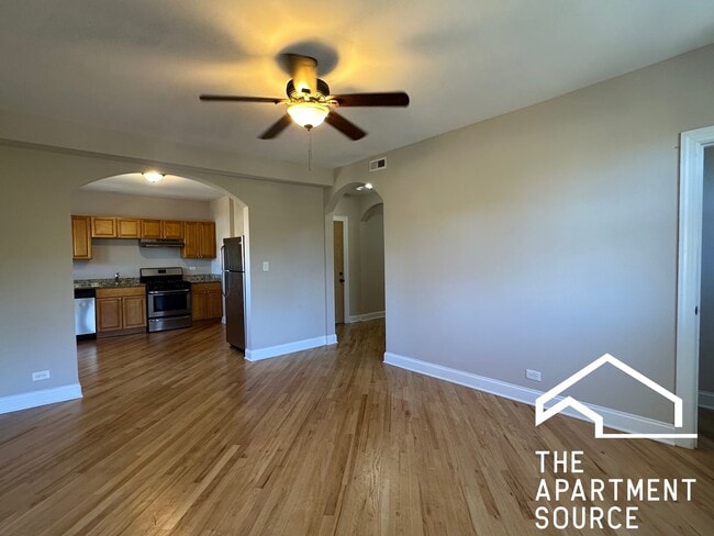 897 Green Bay Rd, Unit 20 in Winnetka, IL - Foto de edificio - Building Photo