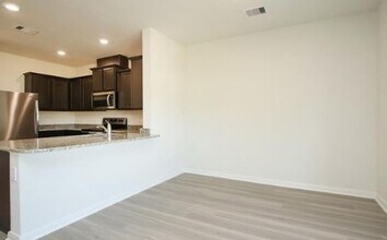 545 Bains St in Pattison, TX - Building Photo - Building Photo