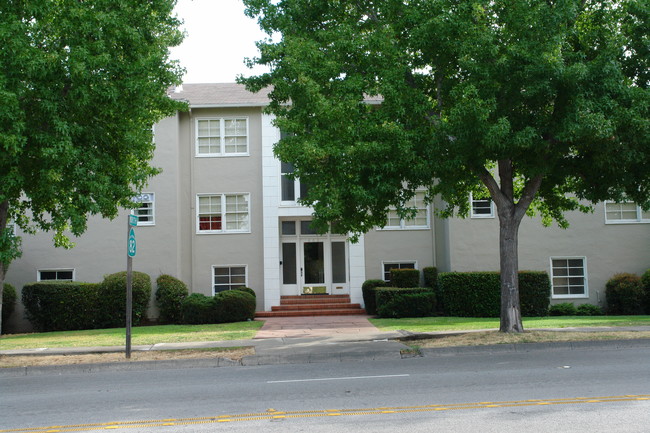 600 El Camino Real in Burlingame, CA - Building Photo - Building Photo