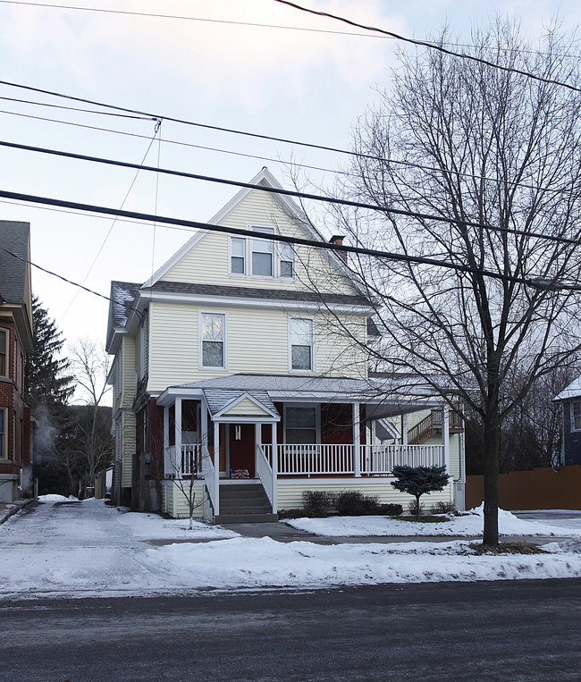 76 Elm St in Oneonta, NY - Foto de edificio - Building Photo