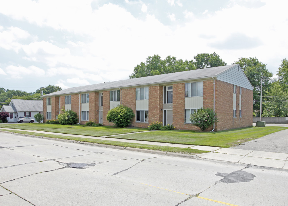 Elmwood Apartments in Clawson, MI - Building Photo