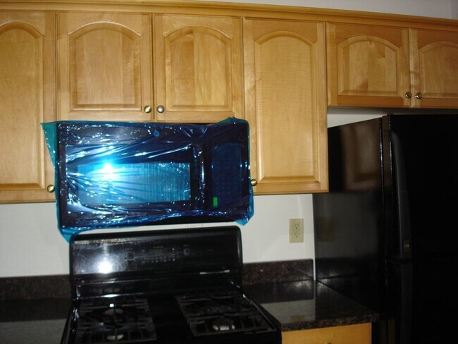 11 Pleasant St-Unit -2 in Ayer, MA - Building Photo - Building Photo