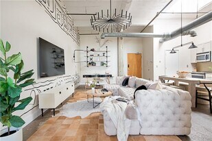 659 Auburn Ave NE in Atlanta, GA - Building Photo