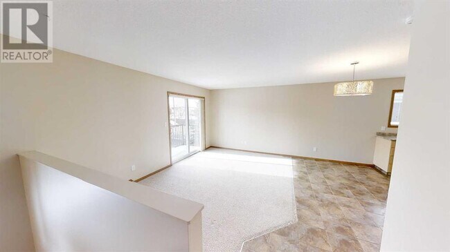 9907 109 Ave in Grande Prairie, AB - Building Photo - Building Photo